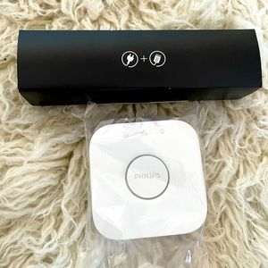 NWOT Philips Hue Hub 3rd Gen Bridge